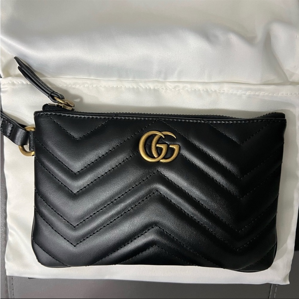 AUTHENTIC 1000% Gucci Marmont Matelasse Leather Wristlet